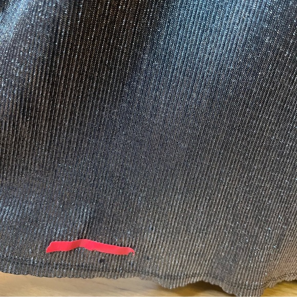 Laundry by Shelli Segal Metallic Gown - Picture 13 of 15